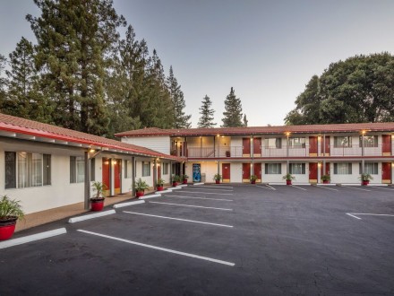 The Palo Alto Inn - Ample Parking