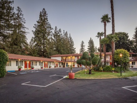 The Palo Alto Inn - Beautifully Landscaped With Ample Parking